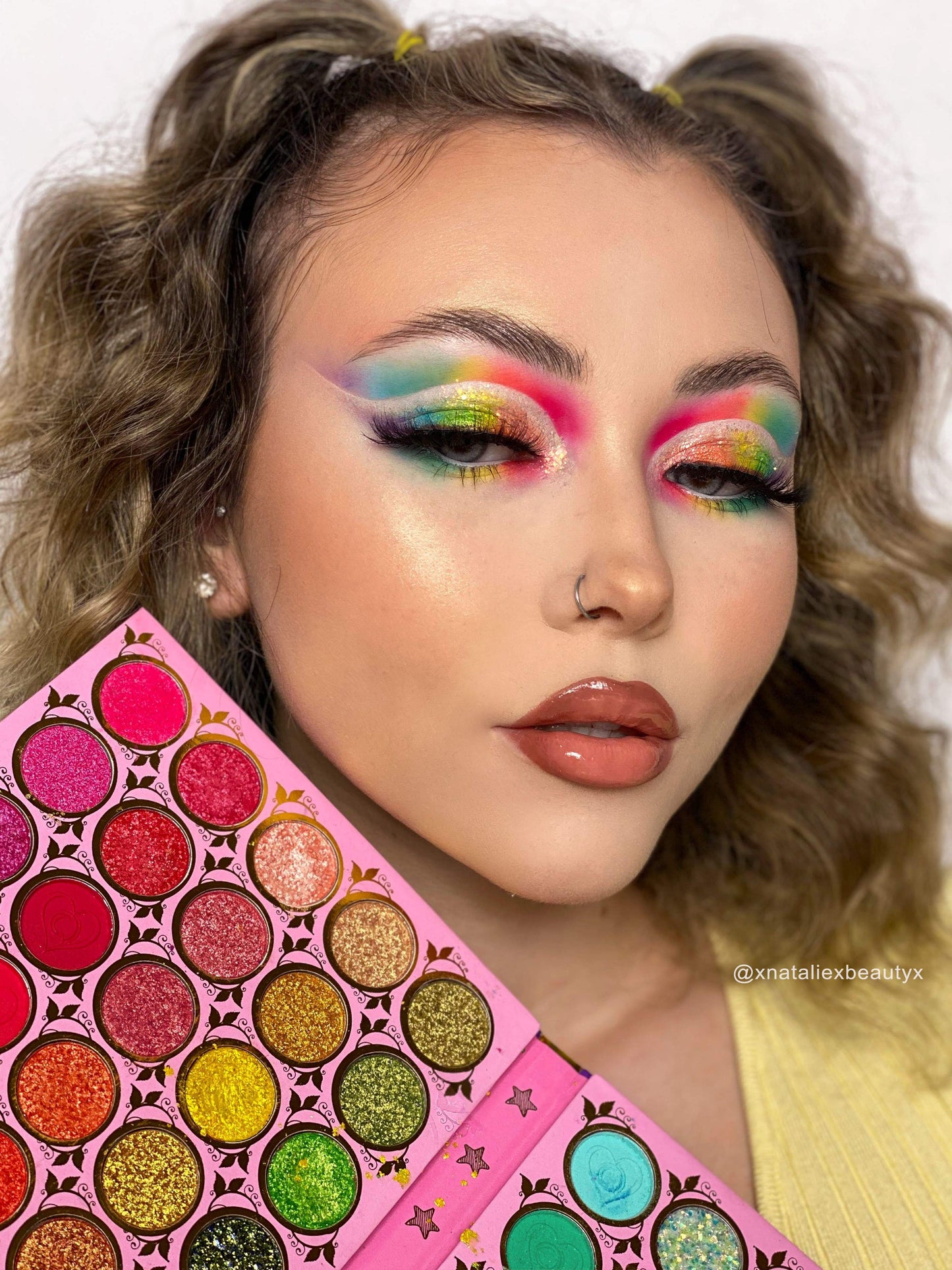 alwaysdwellTM - Multi color eyeshadow palette