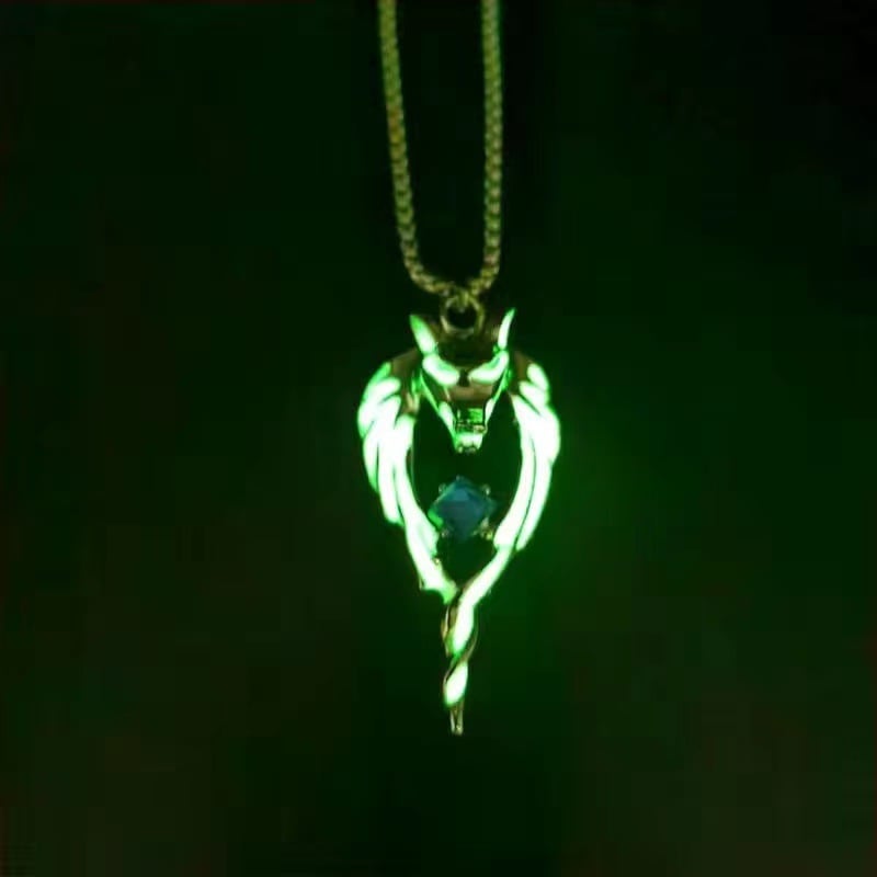 alwaysdwellTM - 💥💥Glowing wolf necklace🐺🐺--"SAVE A WOLF"
