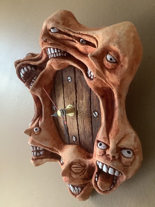 alwaysdwellTM - 【Halloween🎃】6 headed wall hanging clock