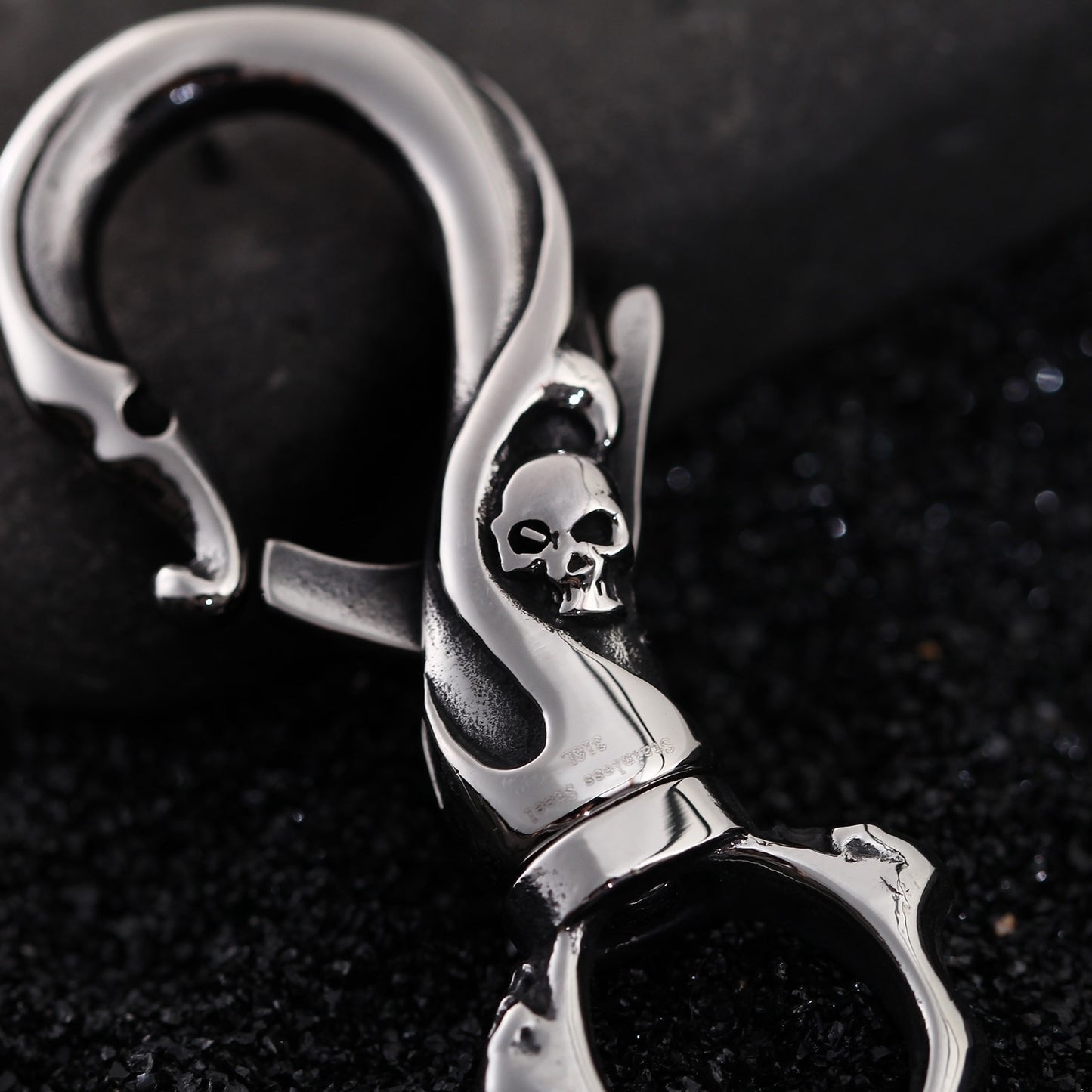 alwaysdwellTM - Stainless Steel Punk Skull Carabiner Keychain