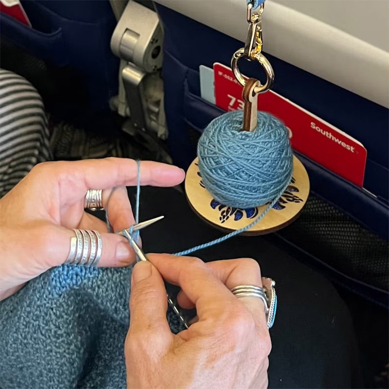 alwaysdwell™Portable Wrist MINI Yarn Holder