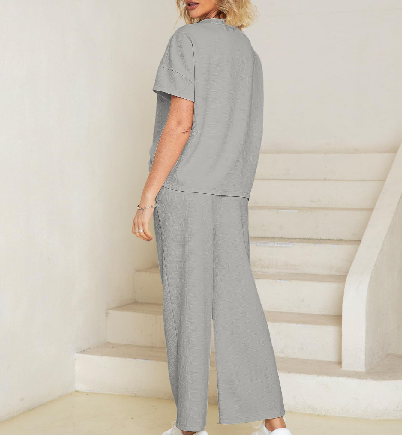 Casual short-sleeved loose top and wide-leg pants suit