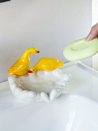 🔥🔥2024 HOT SALE 49% OFF - Cute Ceramic Duck Soap Storage Drainer Box No Standing Water