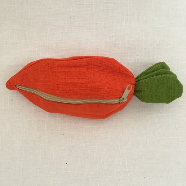 🎁 Hide-and-Seek Bunnies in Carrot Pouch