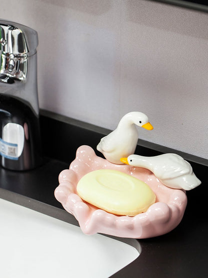 🔥🔥2024 HOT SALE 49% OFF - Cute Ceramic Duck Soap Storage Drainer Box No Standing Water